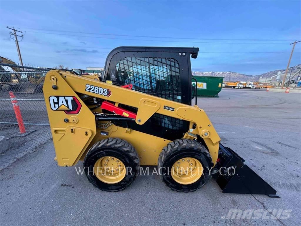 CAT 226D3 C3H2 Міні-навантажувачі