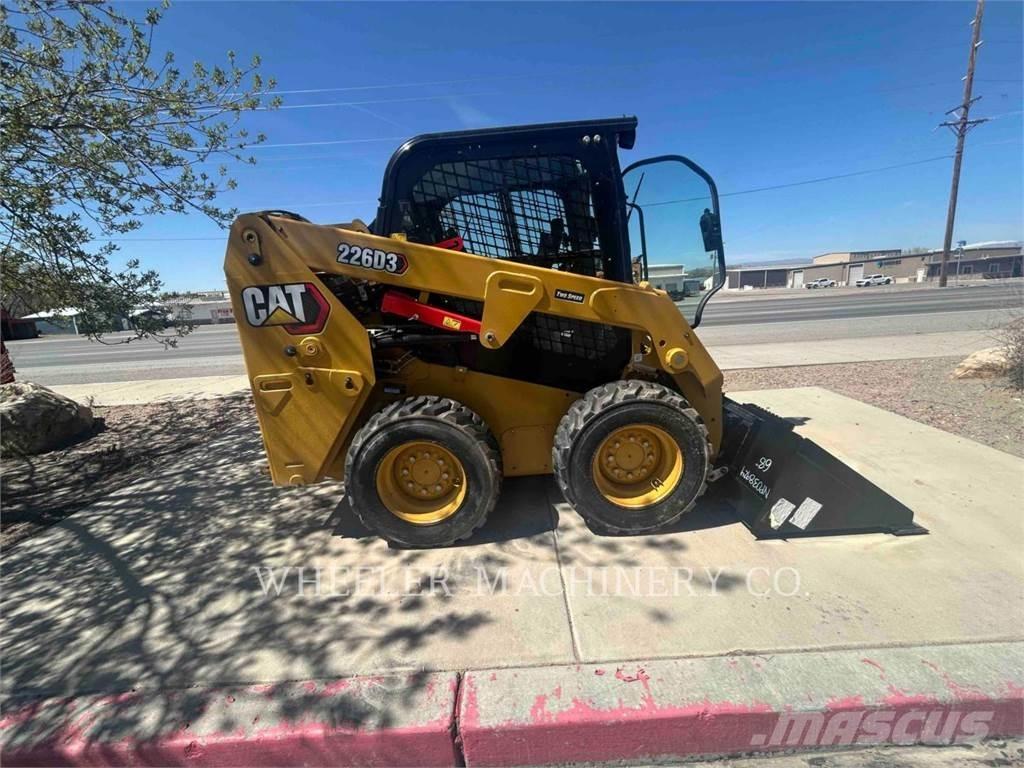 CAT 226D3 C3H2 Міні-навантажувачі