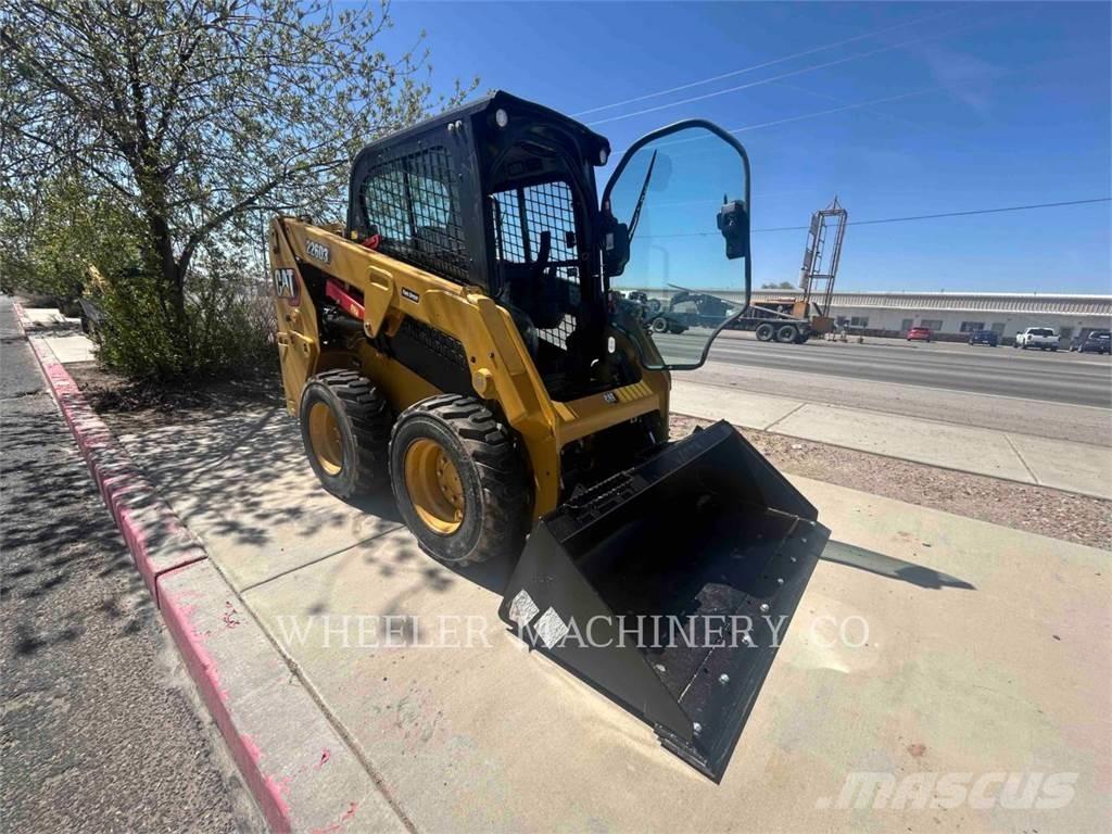 CAT 226D3 C3H2 Міні-навантажувачі