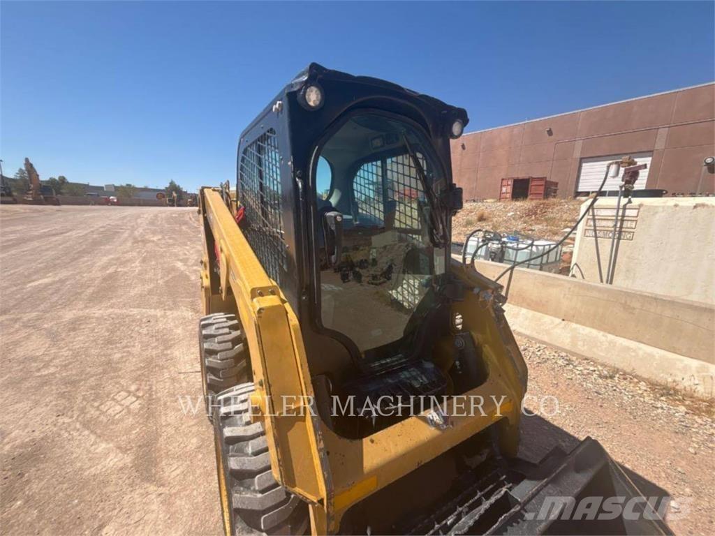 CAT 226D3 C3H2 Міні-навантажувачі