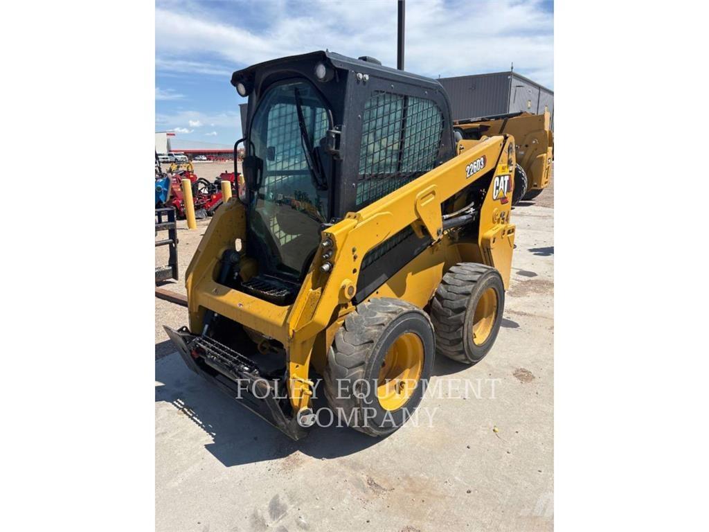 CAT 226D3STD1C Міні-навантажувачі