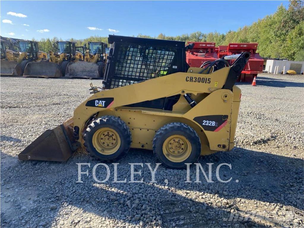 CAT 232B2 Міні-навантажувачі
