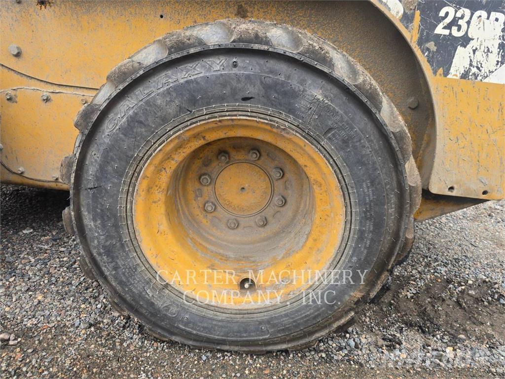CAT 236 B SERIES 3 Міні-навантажувачі