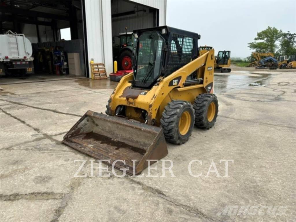 CAT 236B3 Міні-навантажувачі