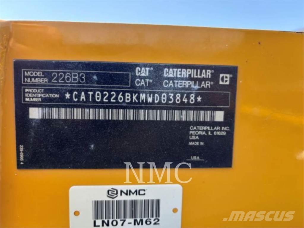 CAT 236B3 Міні-навантажувачі
