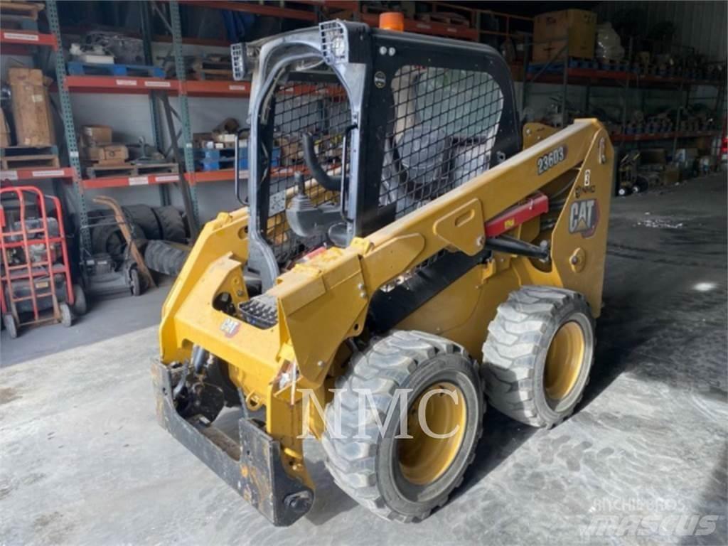 CAT 236D Міні-навантажувачі