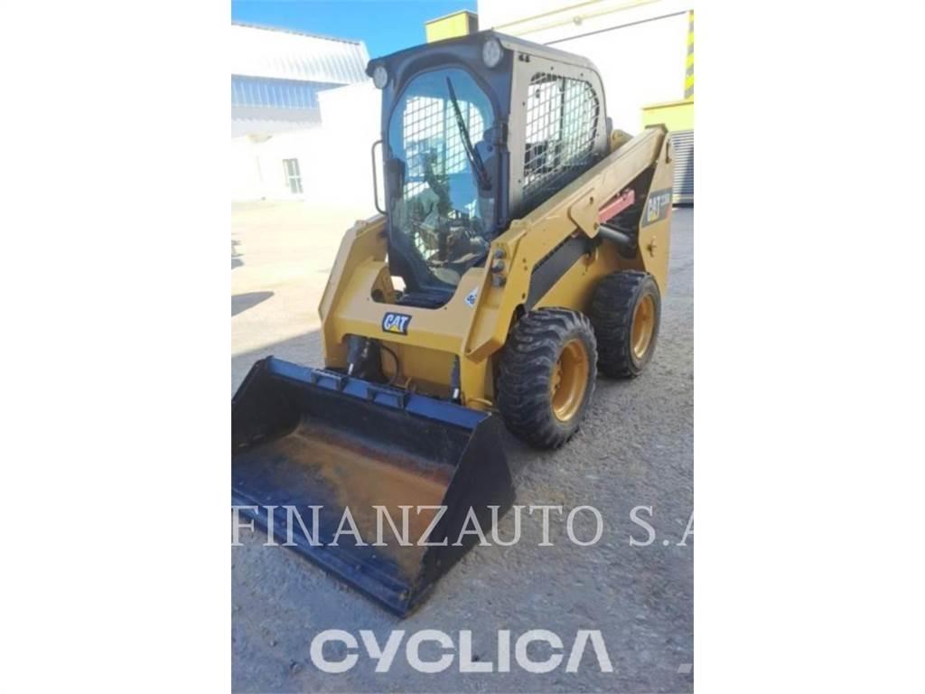 CAT 236D Міні-навантажувачі