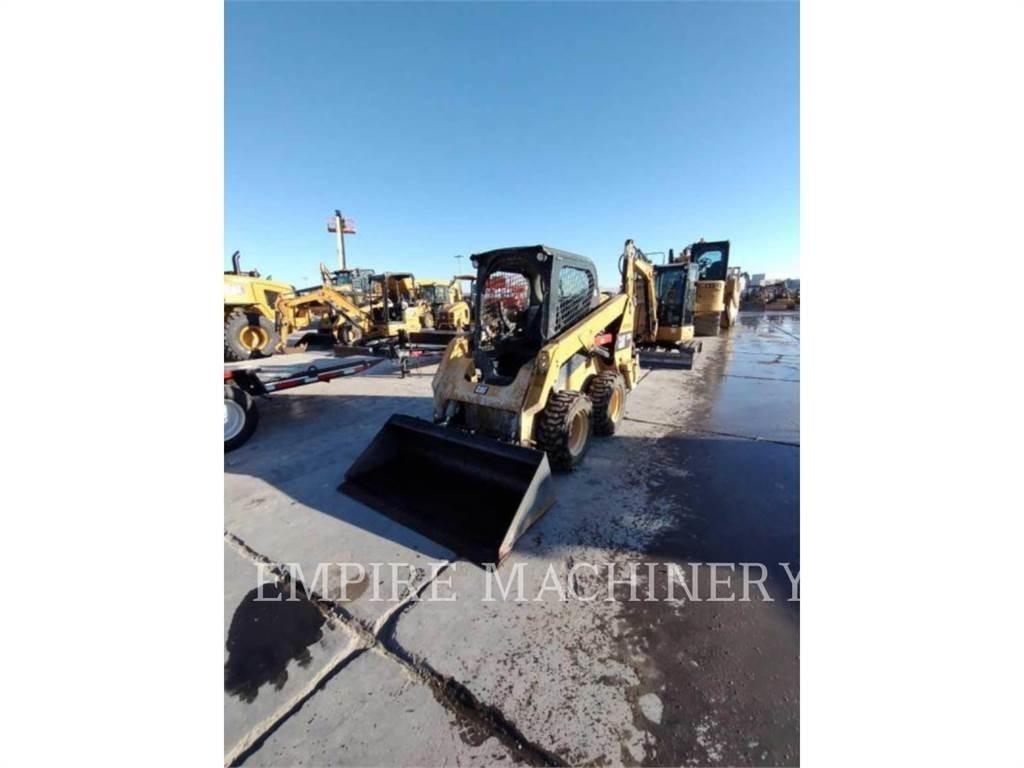 CAT 236D Міні-навантажувачі
