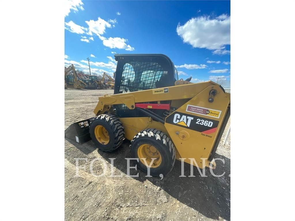 CAT 236D Міні-навантажувачі
