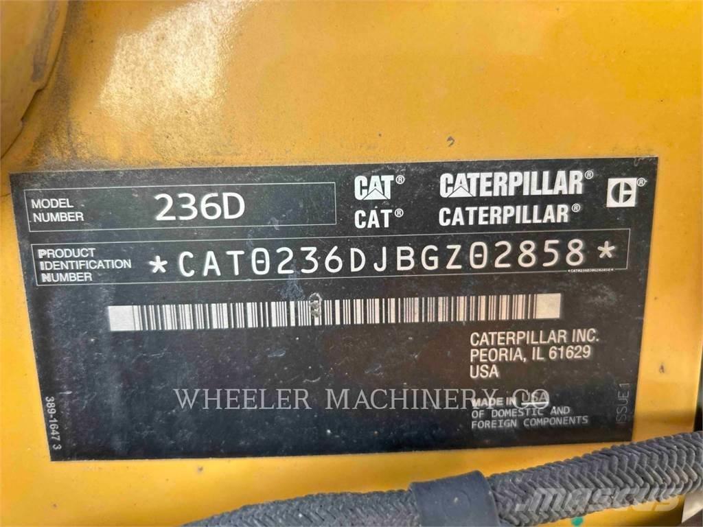 CAT 236D C3 2S Міні-навантажувачі