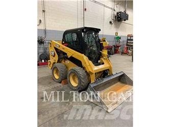 CAT 236D3 Міні-навантажувачі