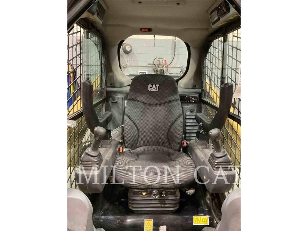 CAT 236D3 Міні-навантажувачі