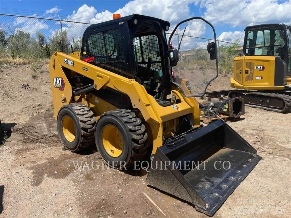 CAT 236D3 Міні-навантажувачі