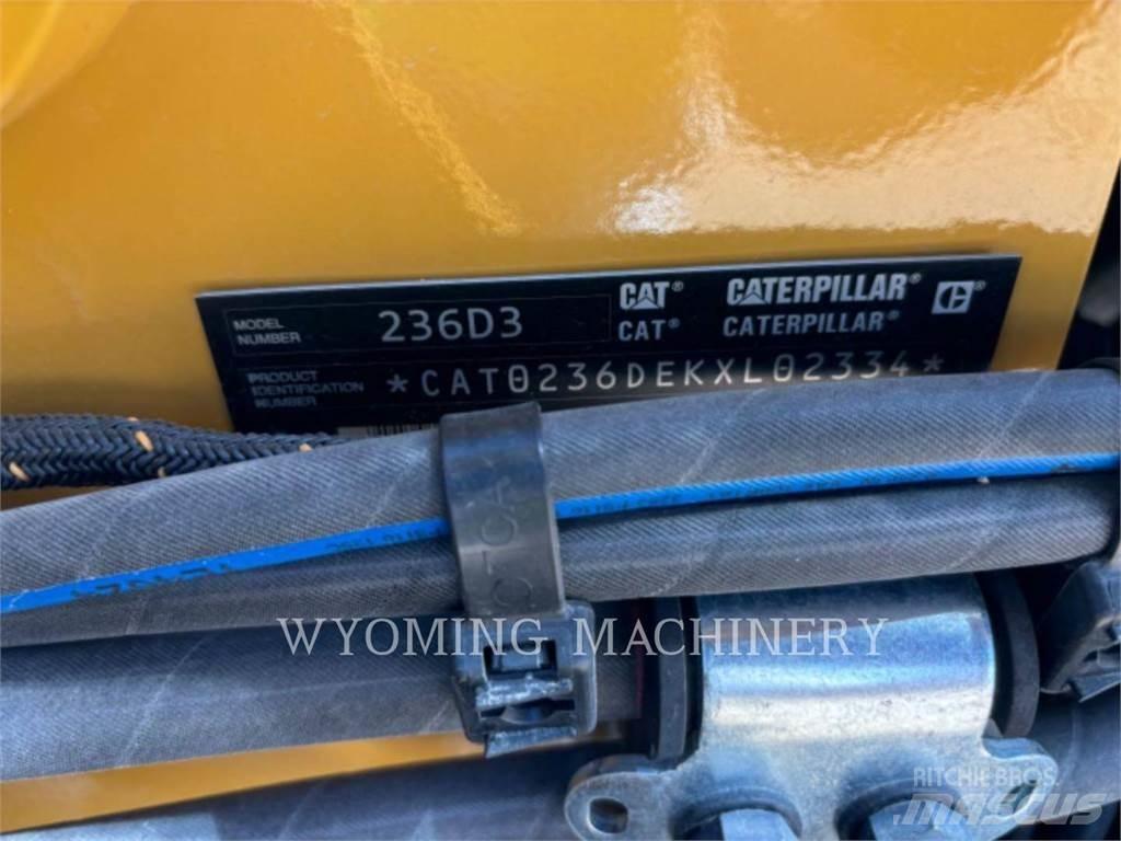 CAT 236D3 Міні-навантажувачі