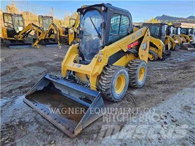 CAT 236D3 Міні-навантажувачі