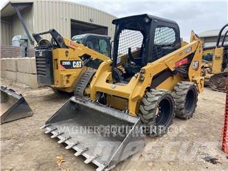 CAT 236D3 Міні-навантажувачі