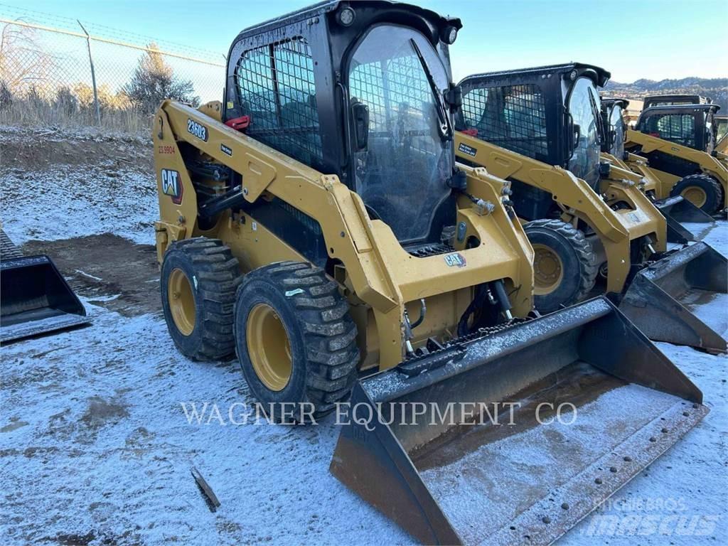 CAT 236D3 Міні-навантажувачі