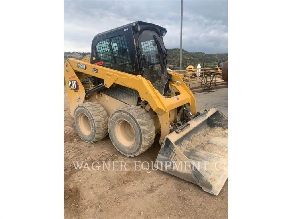 CAT 236D3 Міні-навантажувачі