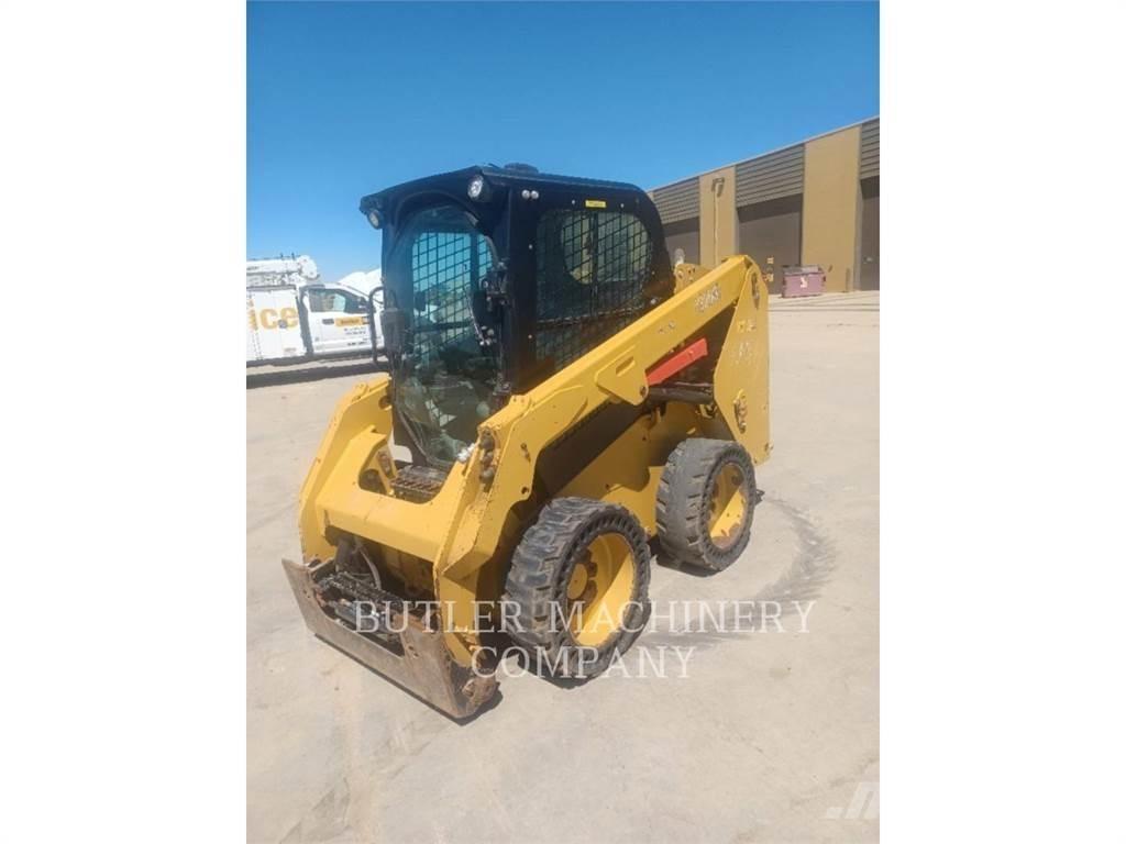 CAT 236D3 Міні-навантажувачі