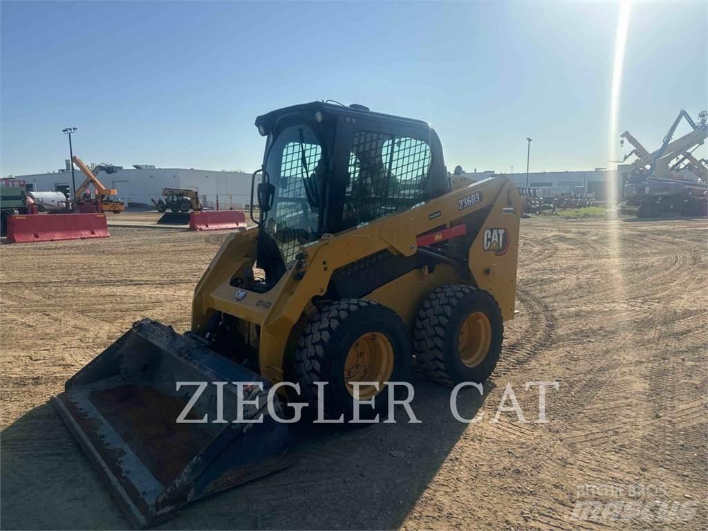 CAT 236D3 Міні-навантажувачі