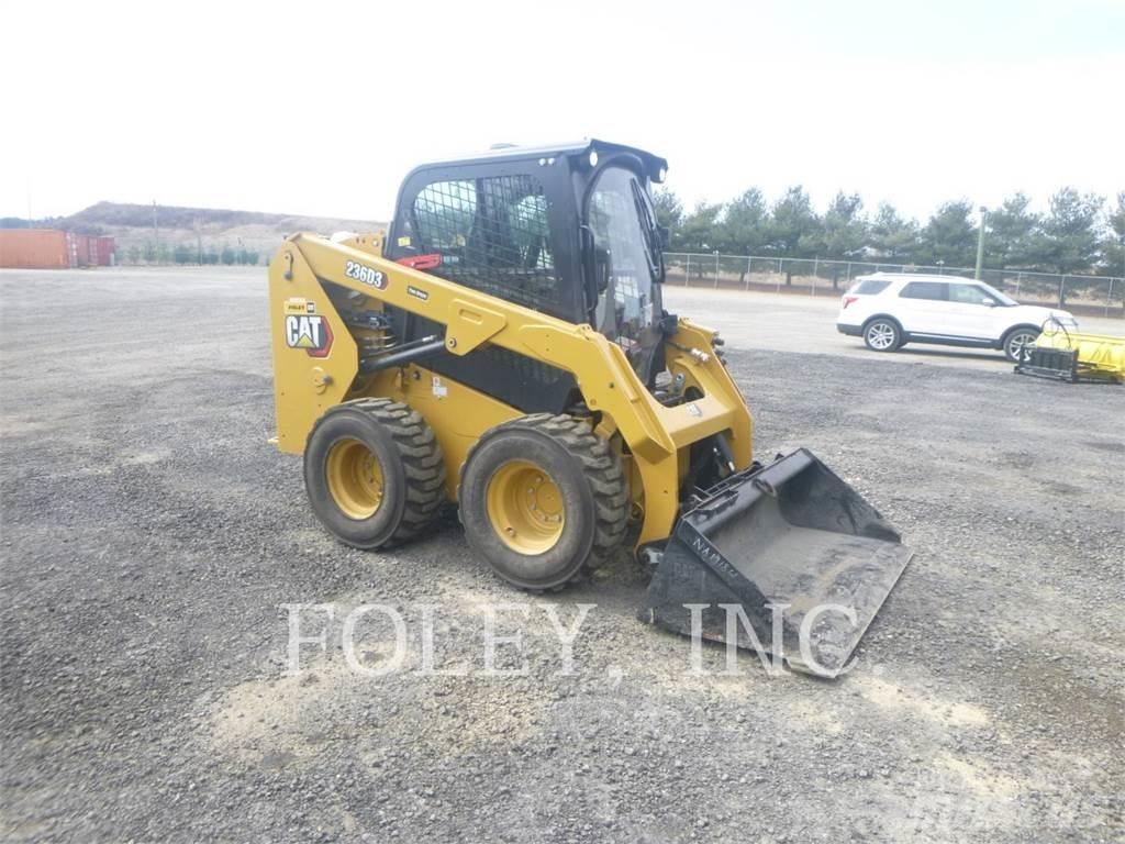 CAT 236D3 Міні-навантажувачі