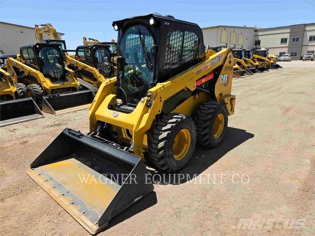 CAT 236D3 Міні-навантажувачі