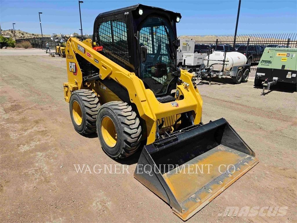 CAT 236D3 Міні-навантажувачі