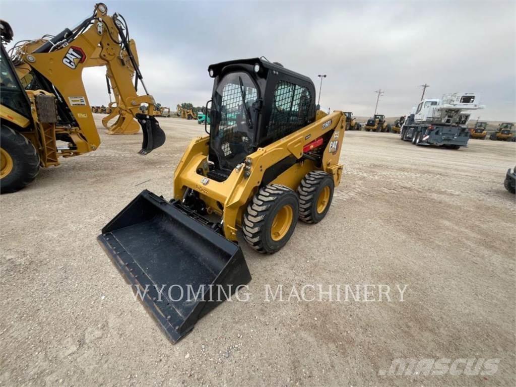 CAT 236D3 Міні-навантажувачі