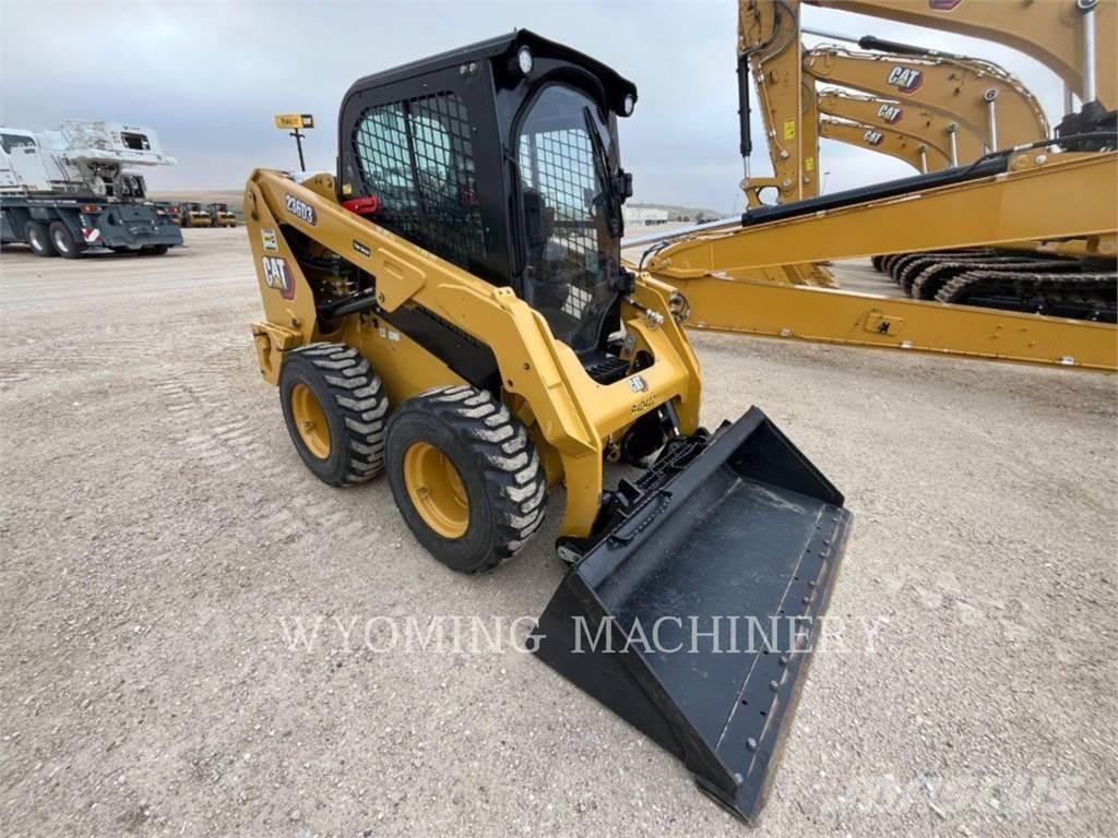 CAT 236D3 Міні-навантажувачі