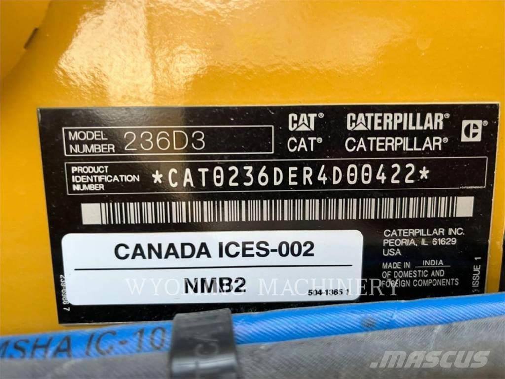 CAT 236D3 Міні-навантажувачі