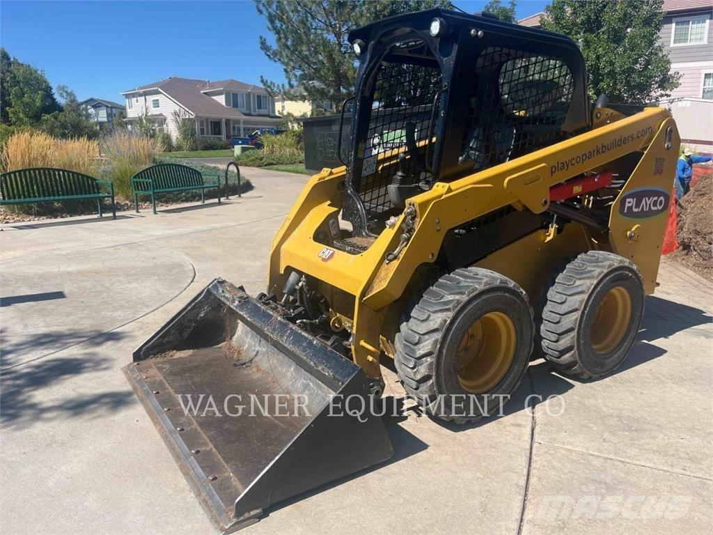 CAT 236D3 Міні-навантажувачі
