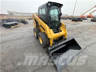 CAT 236D3 C3H2 Міні-навантажувачі