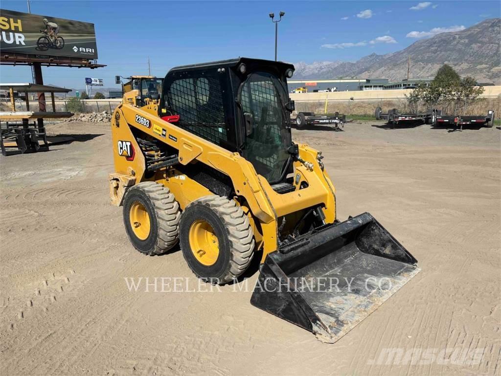 CAT 236D3 C3H2 Міні-навантажувачі
