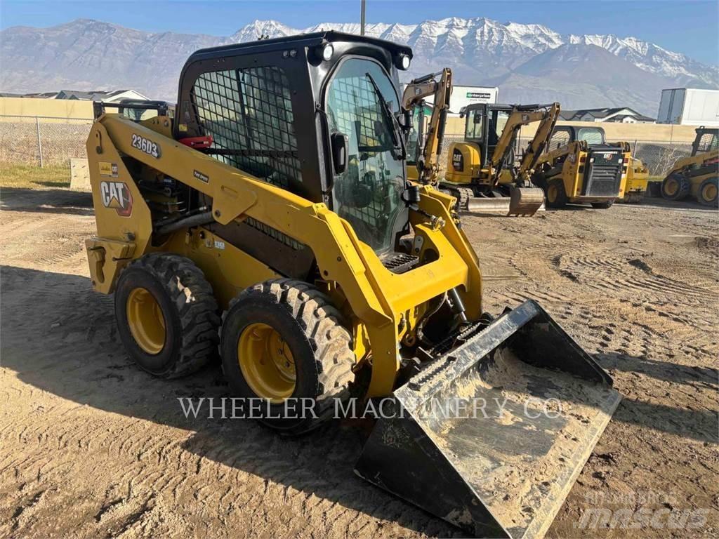 CAT 236D3 C3H2 Міні-навантажувачі