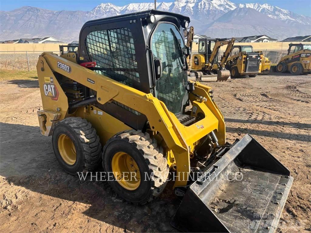 CAT 236D3 C3H2 Міні-навантажувачі