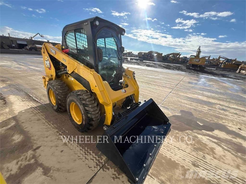 CAT 236D3 C3H2 Міні-навантажувачі