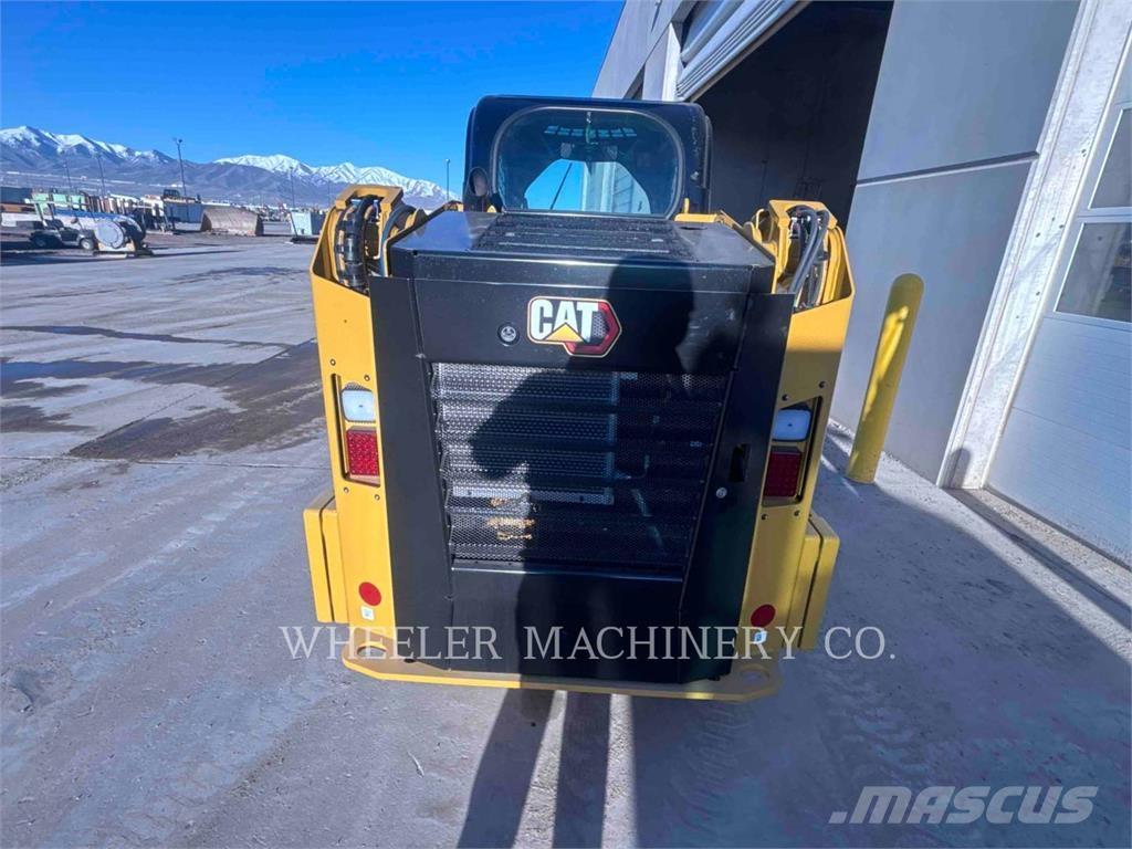 CAT 236D3 C3H2 Міні-навантажувачі
