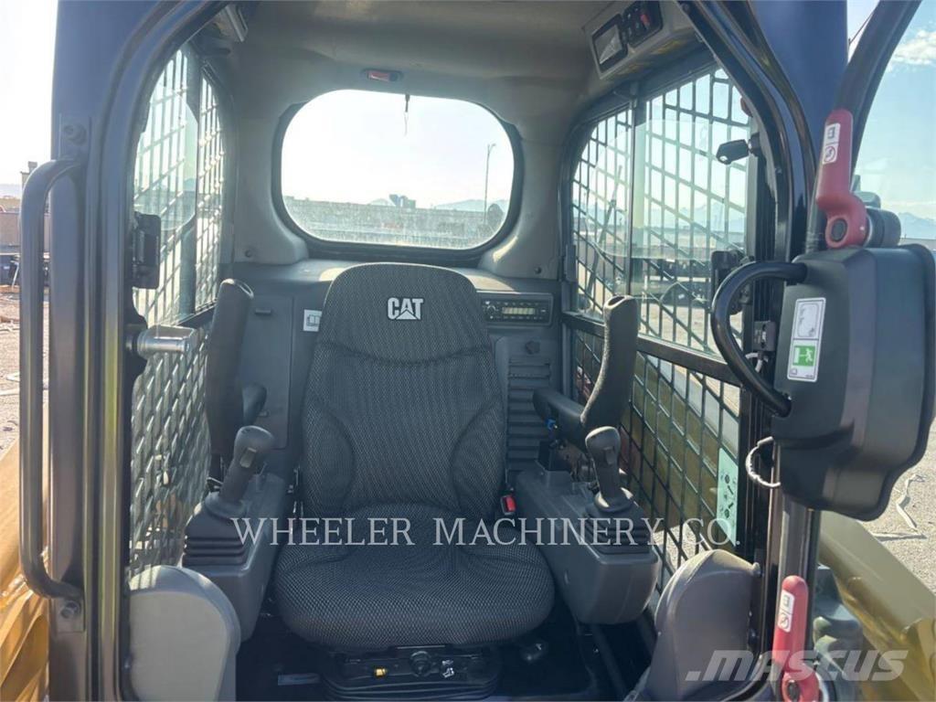 CAT 236D3 C3H2 Міні-навантажувачі