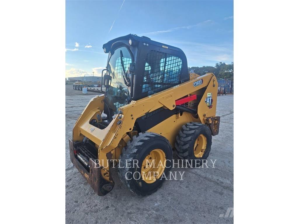 CAT 236D3 C3H2 Міні-навантажувачі