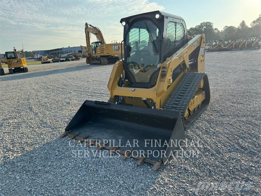 CAT 239D3 Гусеничні вантажники