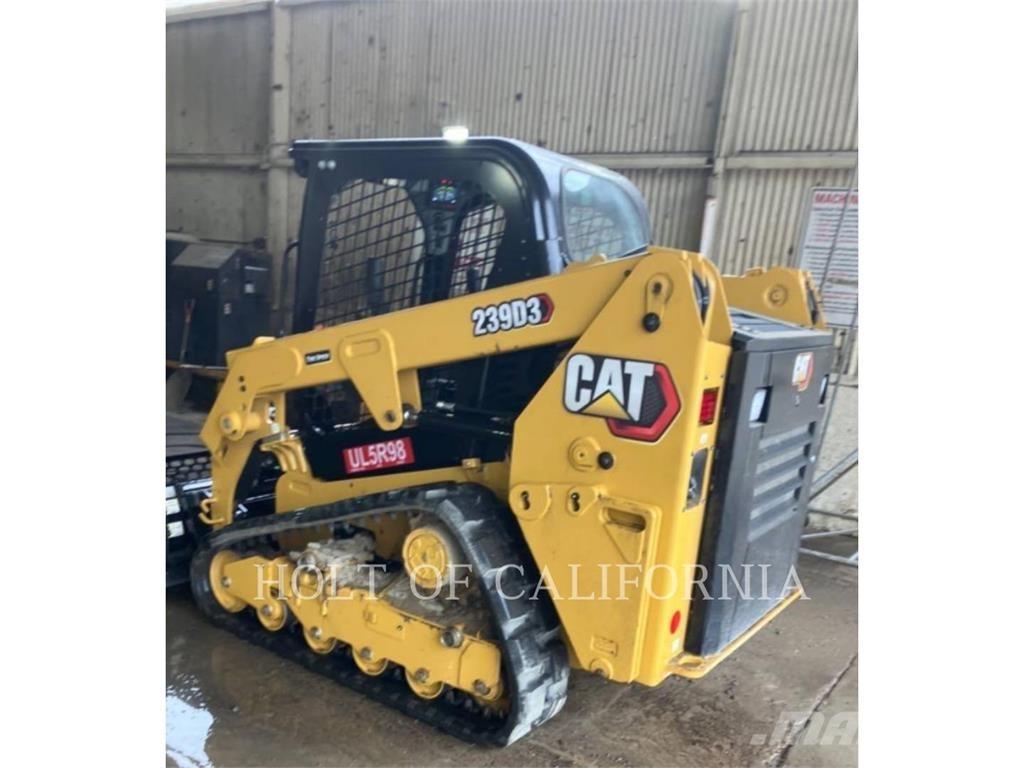 CAT 239D3 Гусеничні вантажники