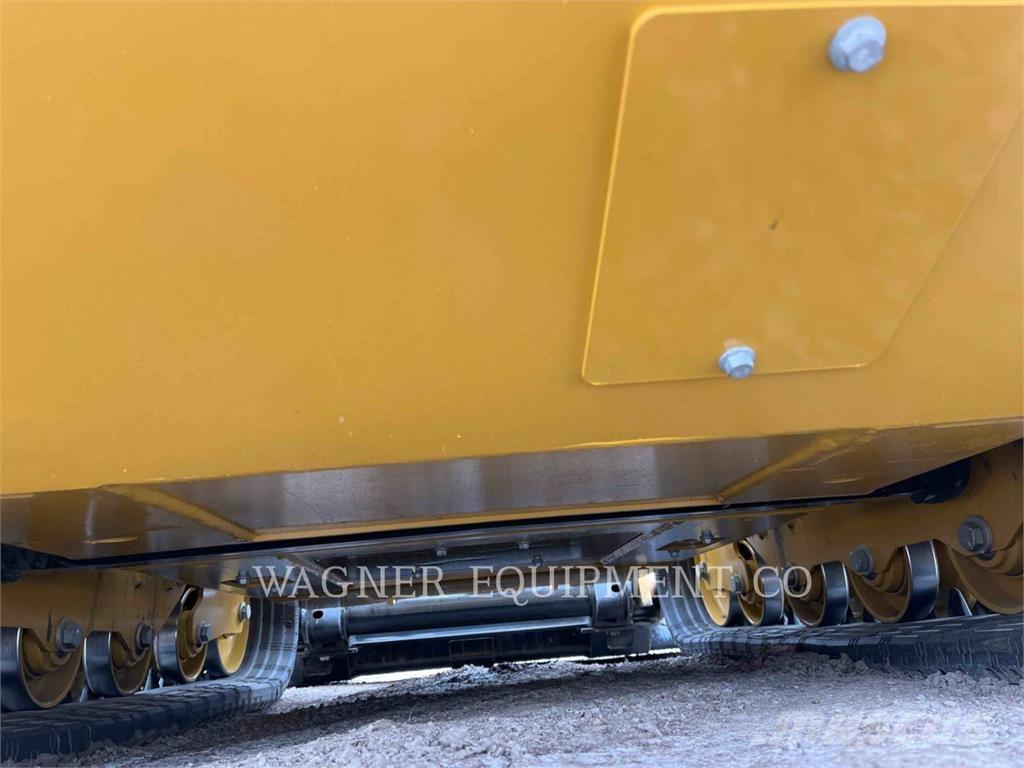 CAT 239D3 Гусеничні вантажники