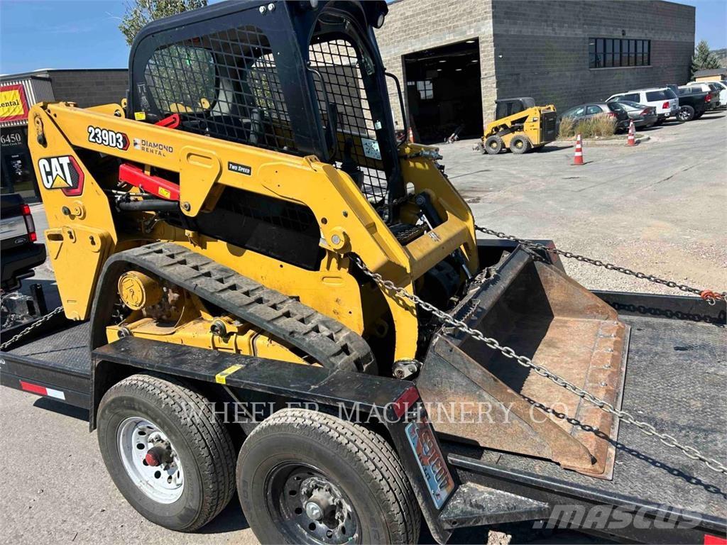 CAT 239D3 C1H2 Гусеничні вантажники