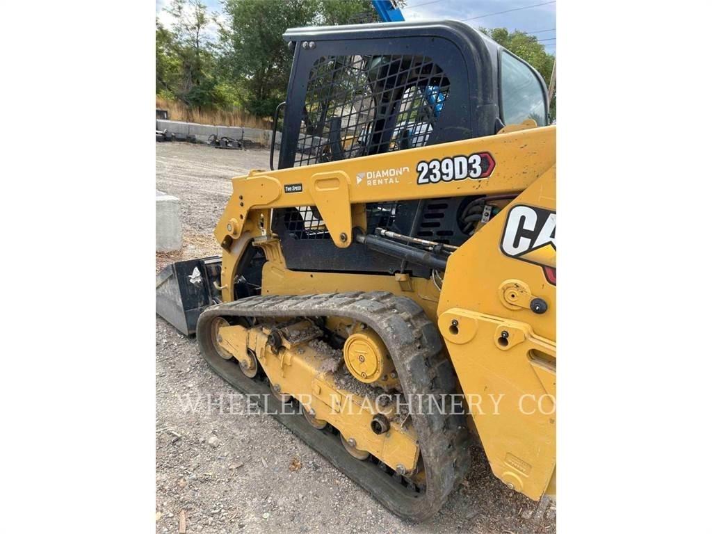 CAT 239D3 C1H2 Гусеничні вантажники