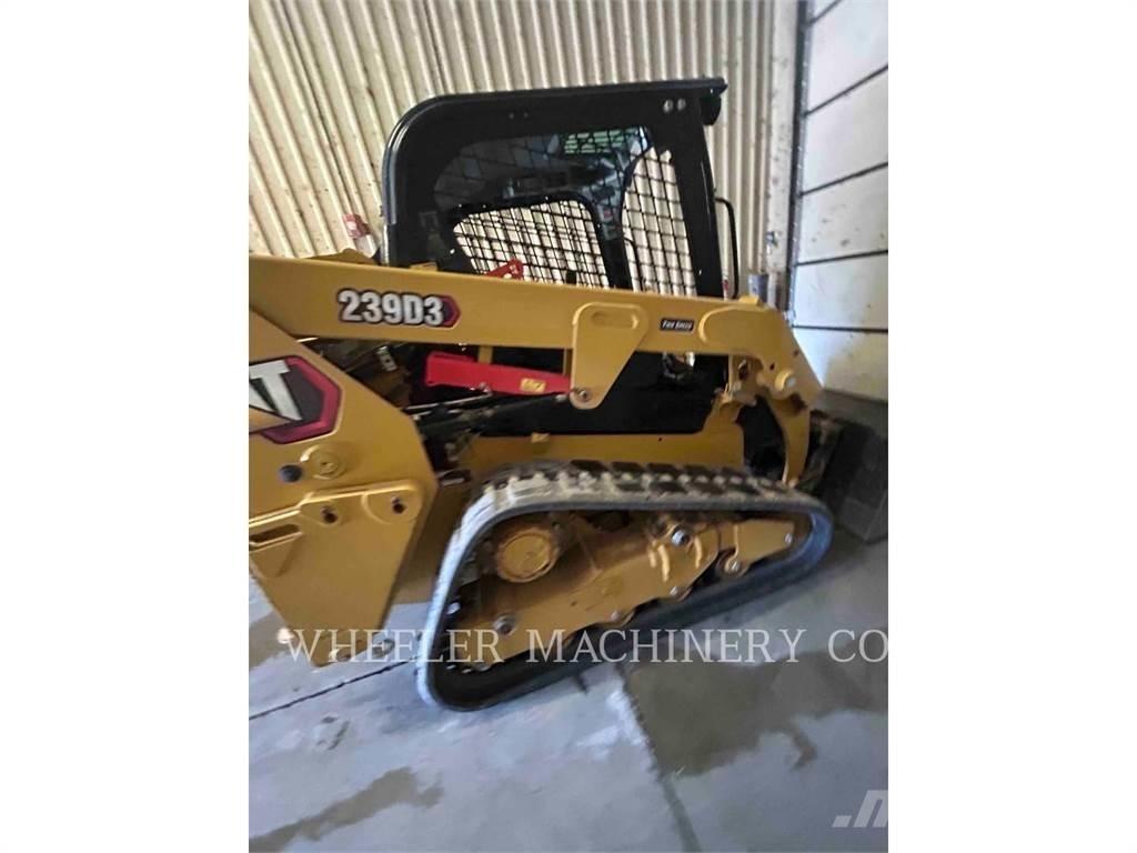 CAT 239D3 C1H2 Гусеничні вантажники