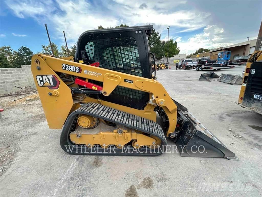 CAT 239D3 C3H2 Гусеничні вантажники