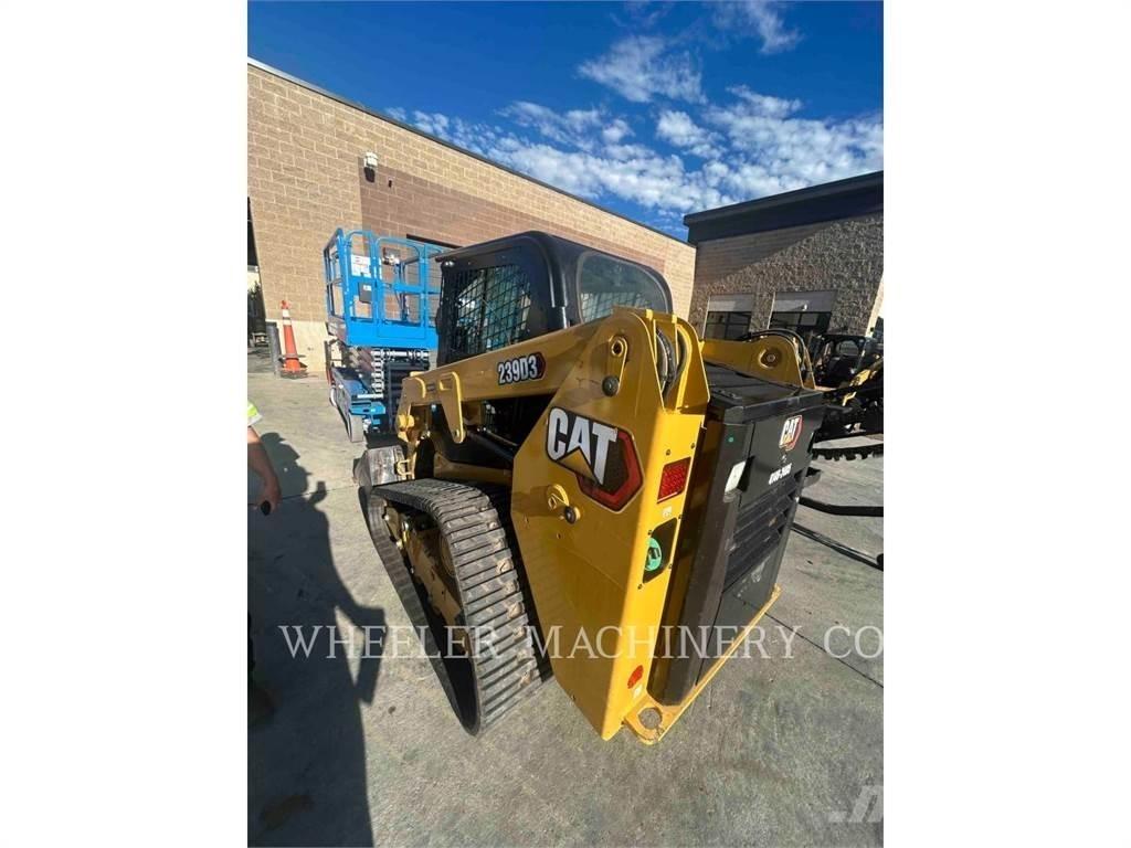 CAT 239D3 C3H2 Гусеничні вантажники