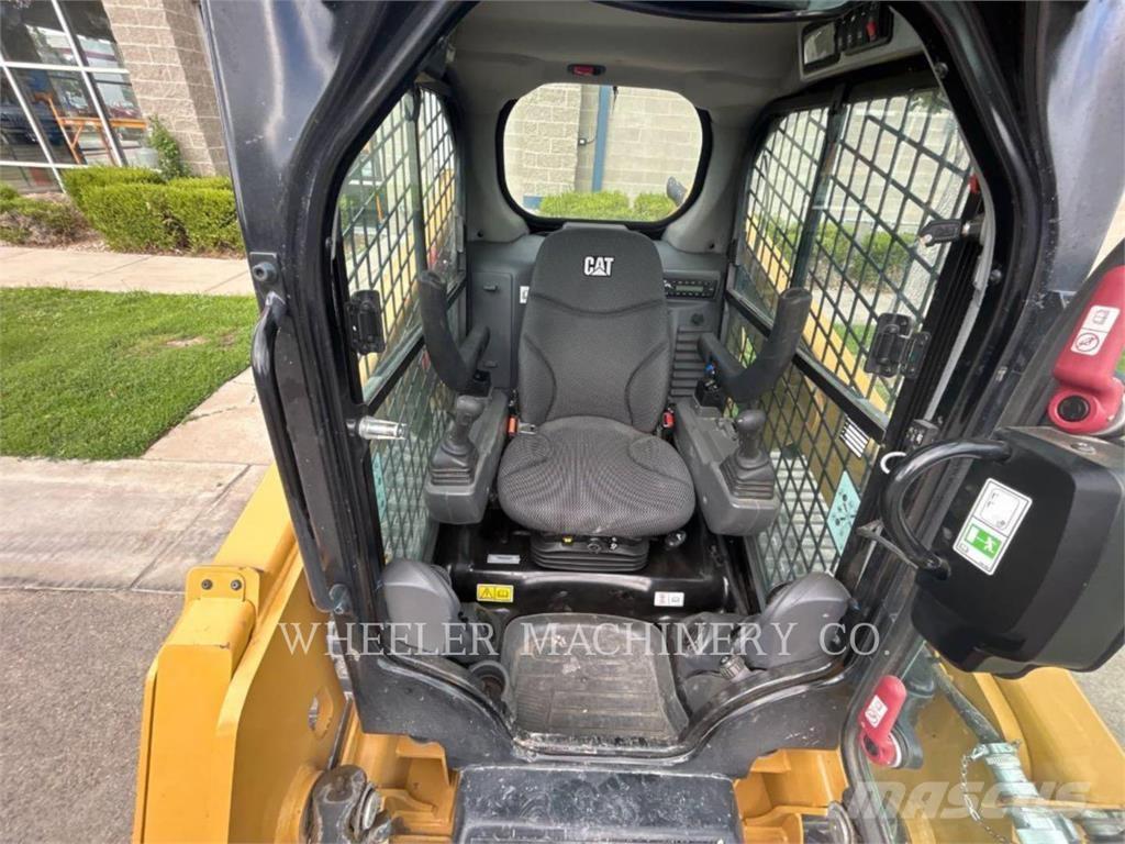 CAT 239D3 C3H2 Гусеничні вантажники