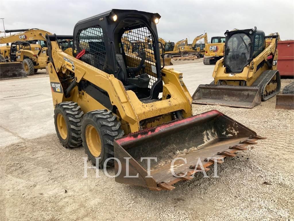CAT 242D Міні-навантажувачі