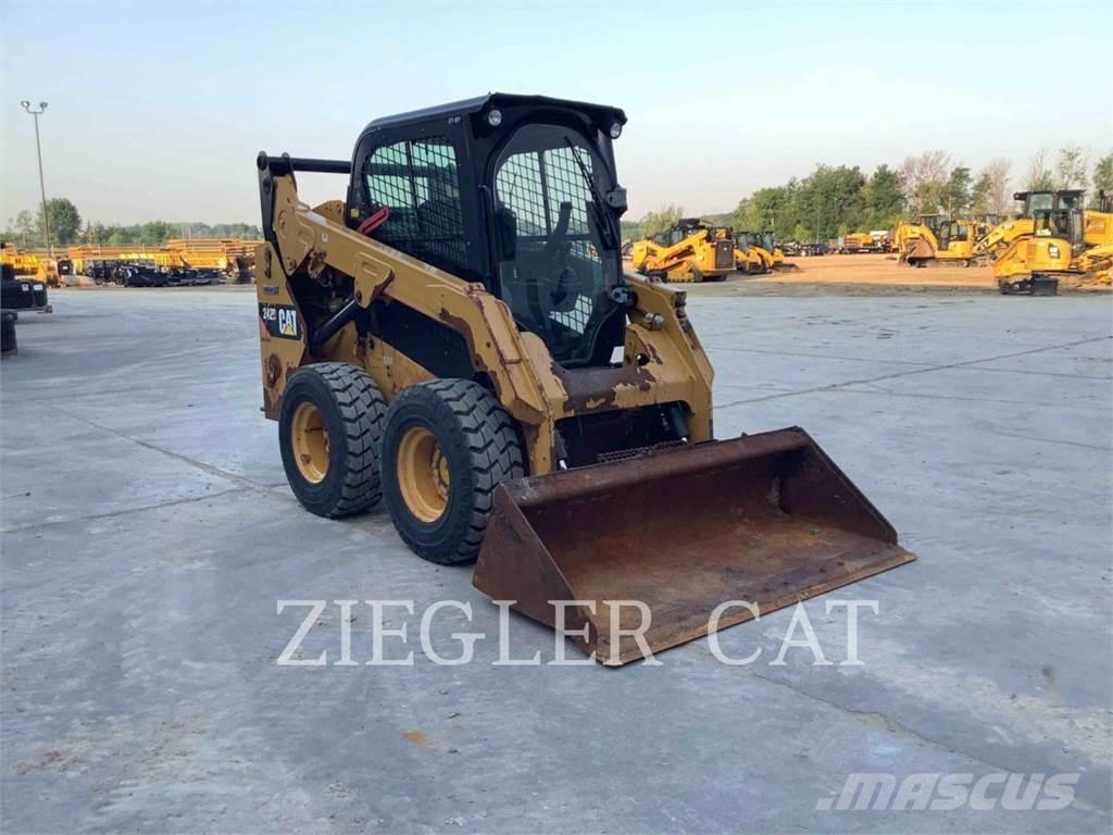 CAT 242D Міні-навантажувачі
